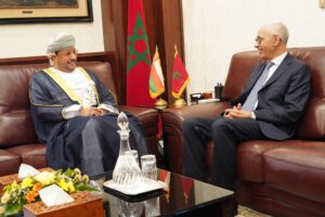 تعزيز التعاون البرلماني المغربي ـ العُماني محور مباحثات الطالبي العلمي والسفير بامخالف