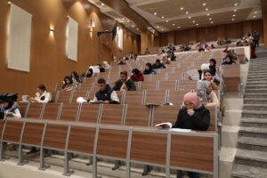 وزارة التربية الوطنية ترفع سن اجتياز مباريات التوظيف وتوسع فرص استقطاب الكفاءات