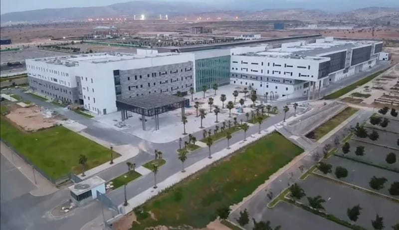 الملك محمد السادس يعطي تعليماته لافتتاح المركز الاستشفائي الجامعي الجديد بأكادير
