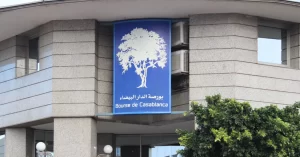 بورصة الدار البيضاء تفتح تداولات الجمعة على ارتفاع مؤشراتها الرئيسية