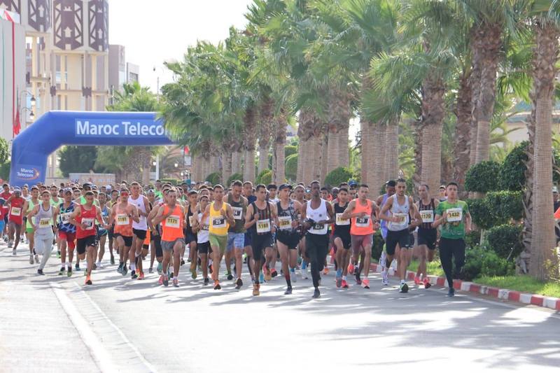 العداءان الكينيان كيتر روبيرت وشيروب نانسي يتصدران نصف ماراطون العيون الدولي