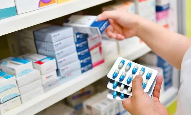 النيابة العامة تفتح تحقيقا في ملف اقتناء الأدوية وسط تجدد الجدل البرلماني حول تضارب المصالح