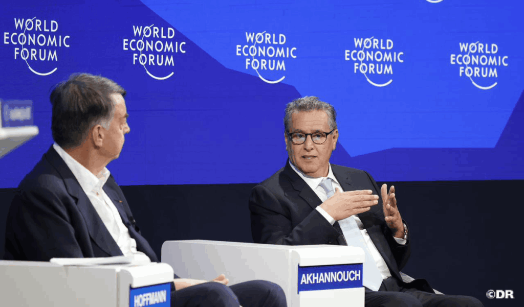 السيد أخنوش بدافوس: رؤية جلالة الملك تؤسس لتوازن مستدام بين الطموح الاجتماعي والنجاعة الاقتصادية
