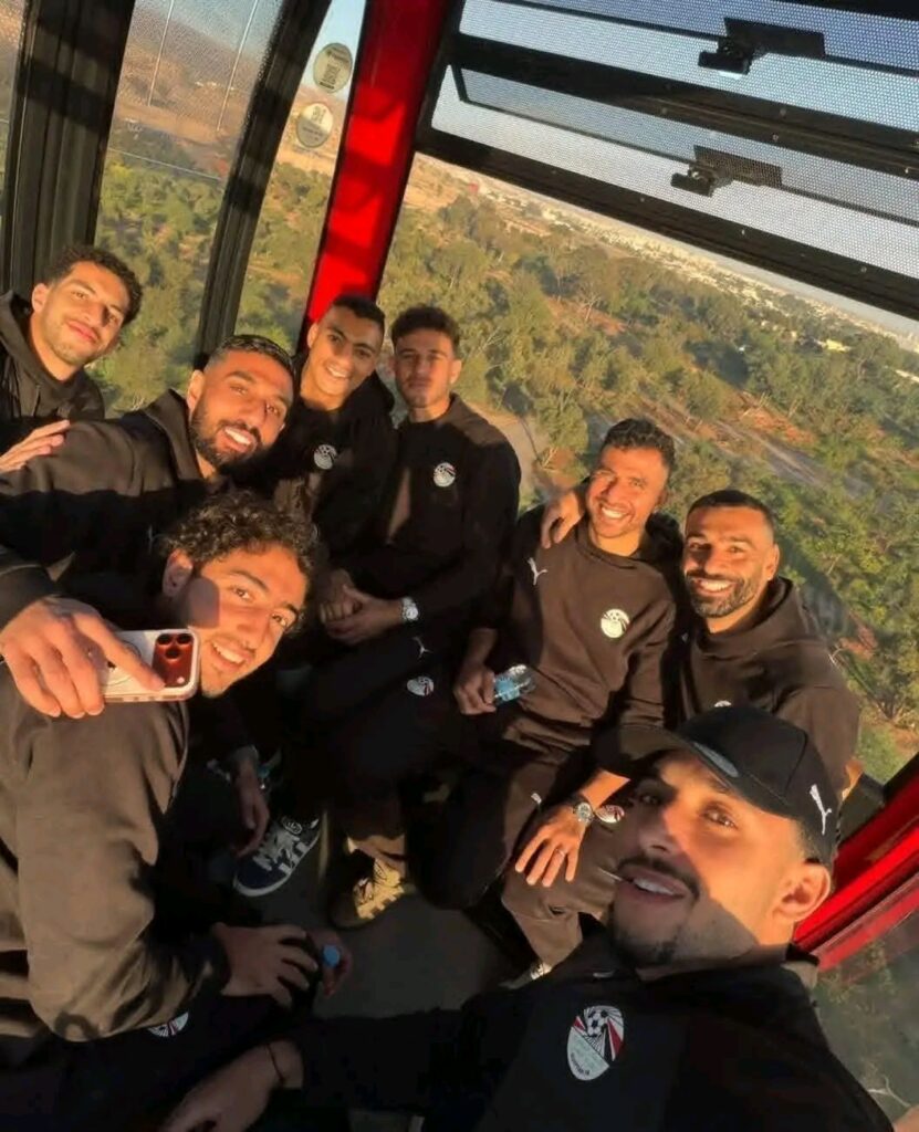 نجوم المنتخب المصري يستثمرون فترة الراحة في جولة سياحية بأكادير بعد التأهل الإفريقي