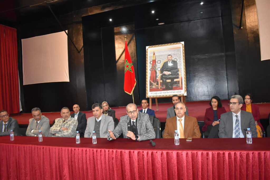 من مركز طارق بن زياد.. عامل إقليم اشتوكة آيت باها يدشن قافلة التوجيه الجامعي