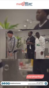 ‏شمس الدين الطالبي يَؤُمُّ بأصدقائه المصلين