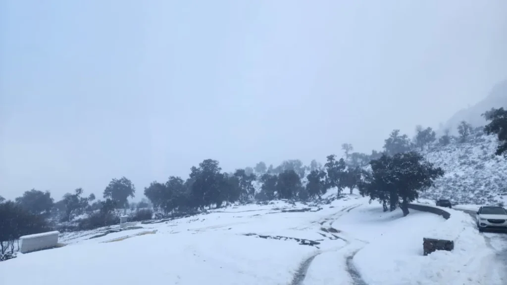 طقس بارد وتساقطات مطرية وثلوج مرتقبة غدا الخميس في عدد من مناطق المغرب