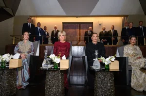 صاحبات السمو الملكي الأميرات للا خديجة وللا مريم وللا حسناء يواكبن، إلى جانب بريجيت ماكرون، العرض الافتتاحي للمسرح الملكي بالرباط
