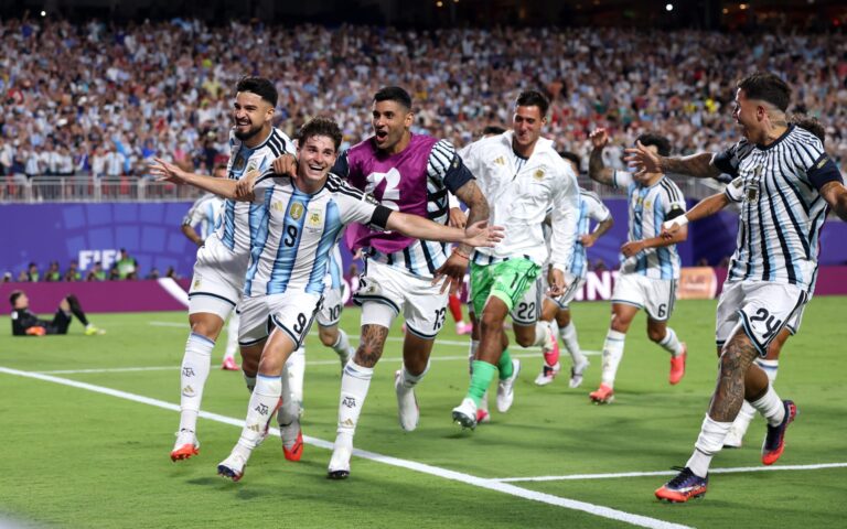 الأرجنتين تتجاوز سويسرا وتبلغ نصف نهائي مونديال 2026