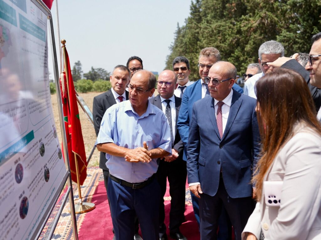 وزير الفلاحة يترأس مجلس إدارة المكتب الجهوي للاستثمار الفلاحي للوكوس ويستعرض حصيلة المشاريع التنموية