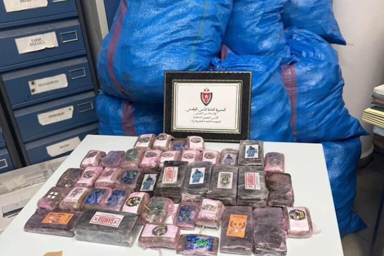 عملية أمنية بالكركرات تسفر عن حجز كمية من مخدر الشيرا موجهة للتهريب الدولي