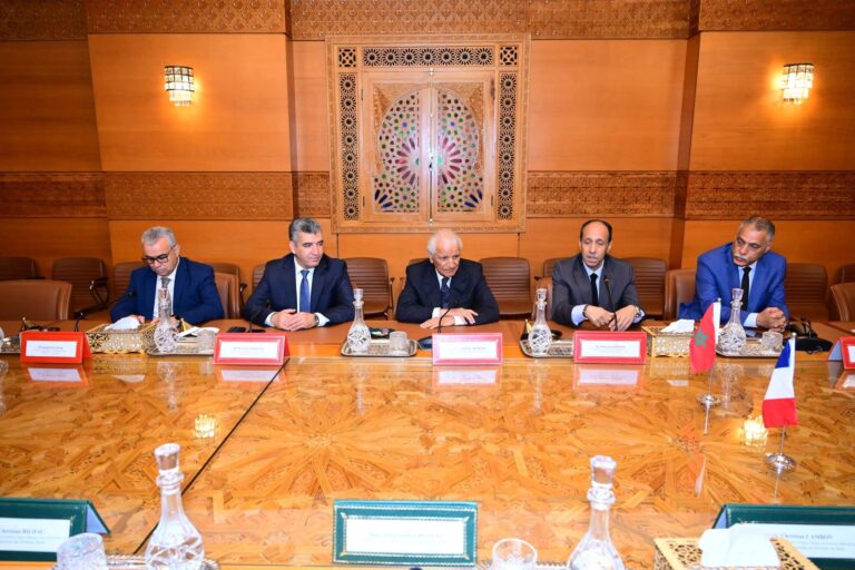 وفد برلماني مغربي يعزز التنسيق مع مجلس الشيوخ الفرنسي ويجدد التأكيد على دعم باريس لمغربية الصحراء